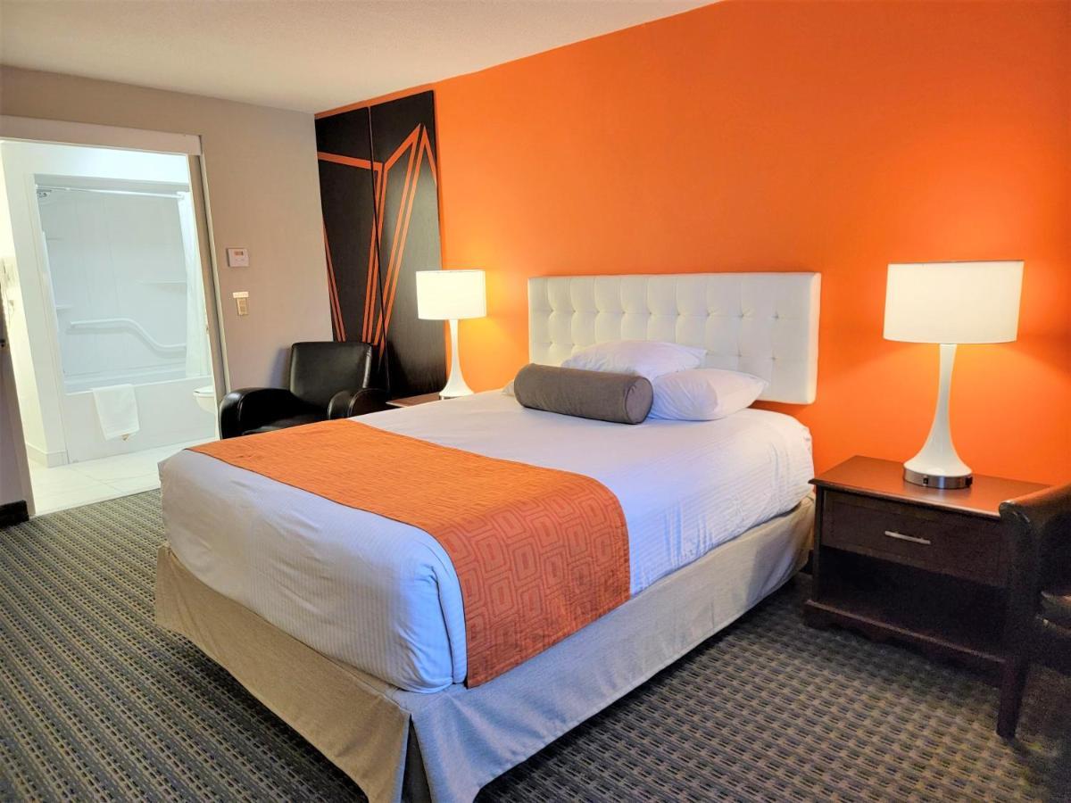 Howard Johnson By Wyndham Gravenhurst Exterior foto