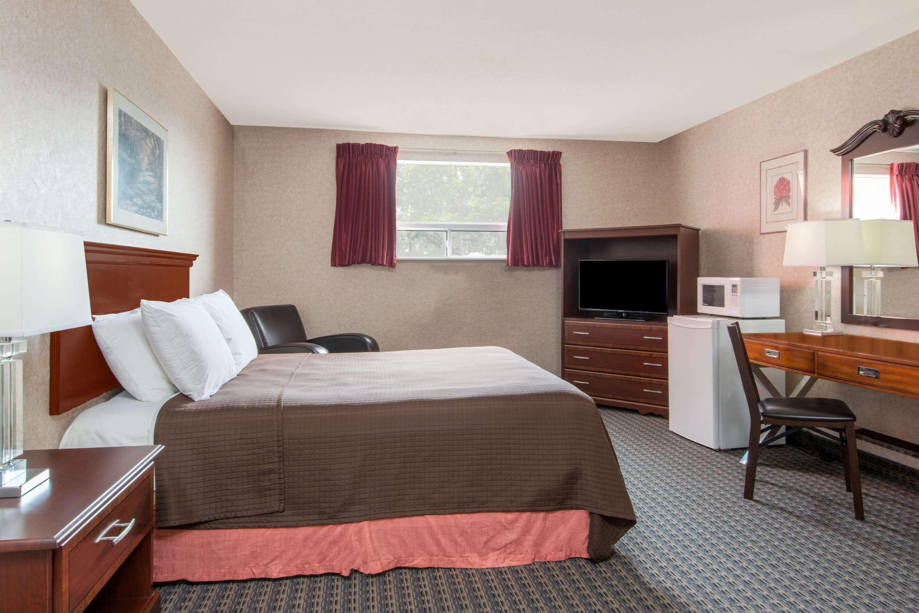 Howard Johnson By Wyndham Gravenhurst Exterior foto
